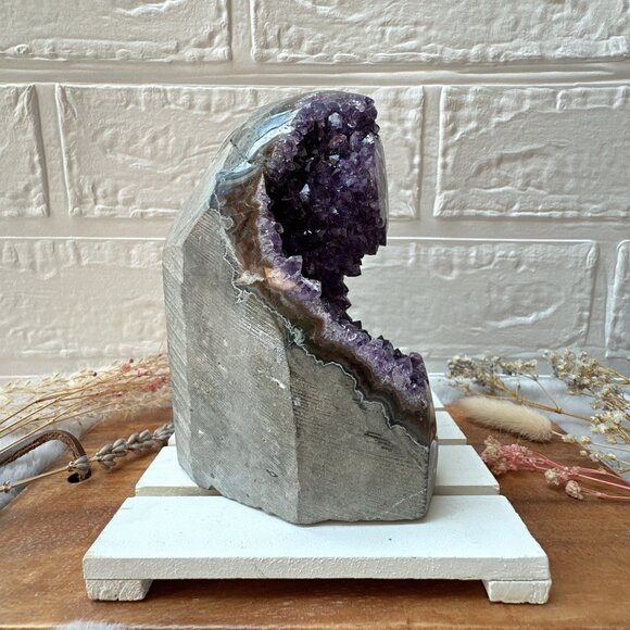 Gorgeous Amethyst Cut Base - Picture 2 of 8